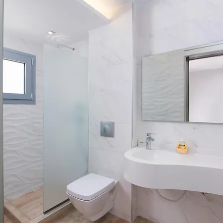 The Dome Luxury 4* يميناريا