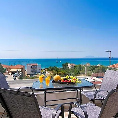 The Dome Luxury 4* לימנריה