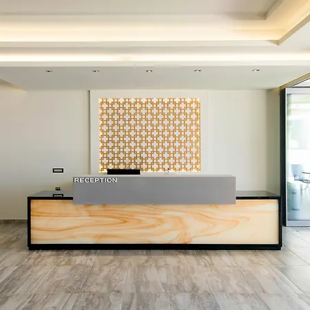 מלון The Dome Luxury לימנריה